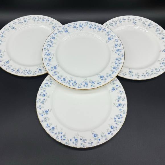 Royal Albert Memory Lane 8" Salad Plates(Set of 4) Bone China England b. - Picture 2 of 6
